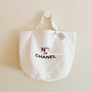 Chanel No 1 de Chanel large Canvas Tote